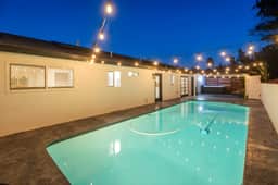 LEGO Home + Pool/Jacuzzi + Putting Green
