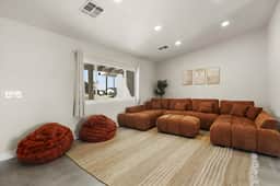 Lux Fun Oasis: Pool+Hot Tub+Pickleball & Game Room