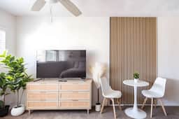 NEW Stylish Bay View Getaway+Parking+Steps to Beach!