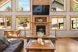NEW Happy Bear Hideout Retreat+Game Room+Near Lake