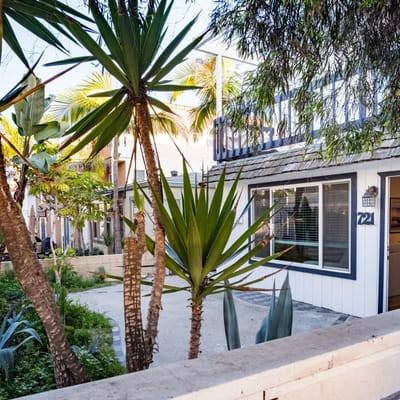 Driftwood Dreams | 2BR Coastal Stay|Steps to ocean