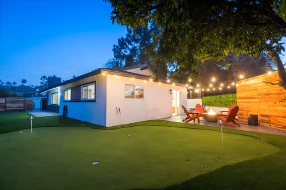 LEGO Home + Pool/Jacuzzi + Putting Green