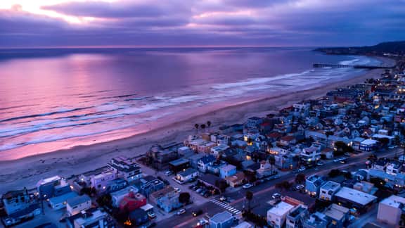 NEW Charming Beach House + Bikes + Parking