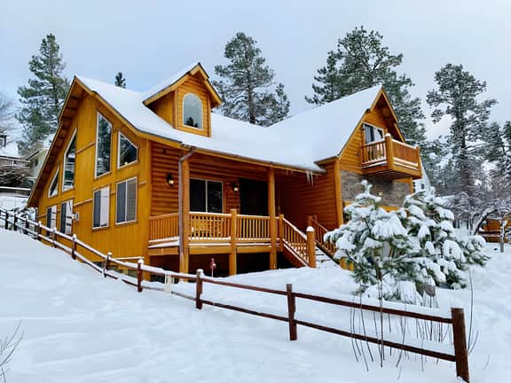 Cozy Big Bear Hideout Retreat + Game Room