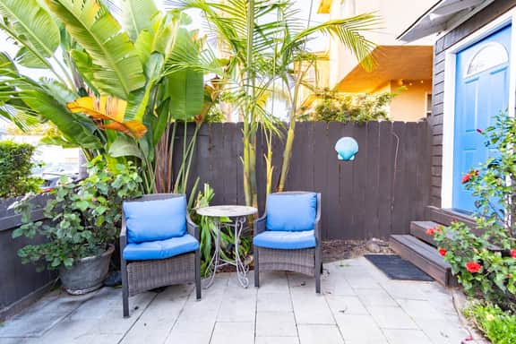 Vintage Beach Cottage Suite w/ Private Patio