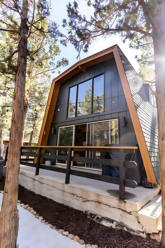 Modern & Cozy Big Bear Cabin Nestled in the Woods