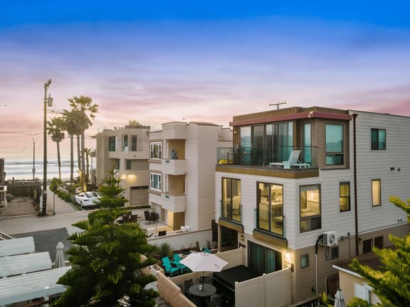 Beach Suite w/ Private Patio + Hot Tub + Steps To The Beach