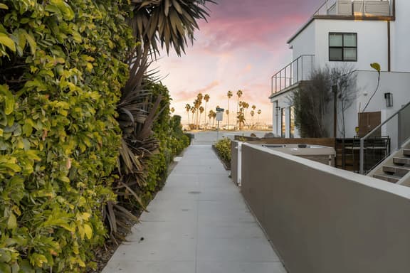 Bayfront Bungalow Getaway! Steps from Beach + Free Parking