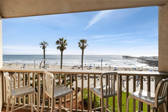 NEW 2 BDR Oceanfront Condo w/ Panoramic Views